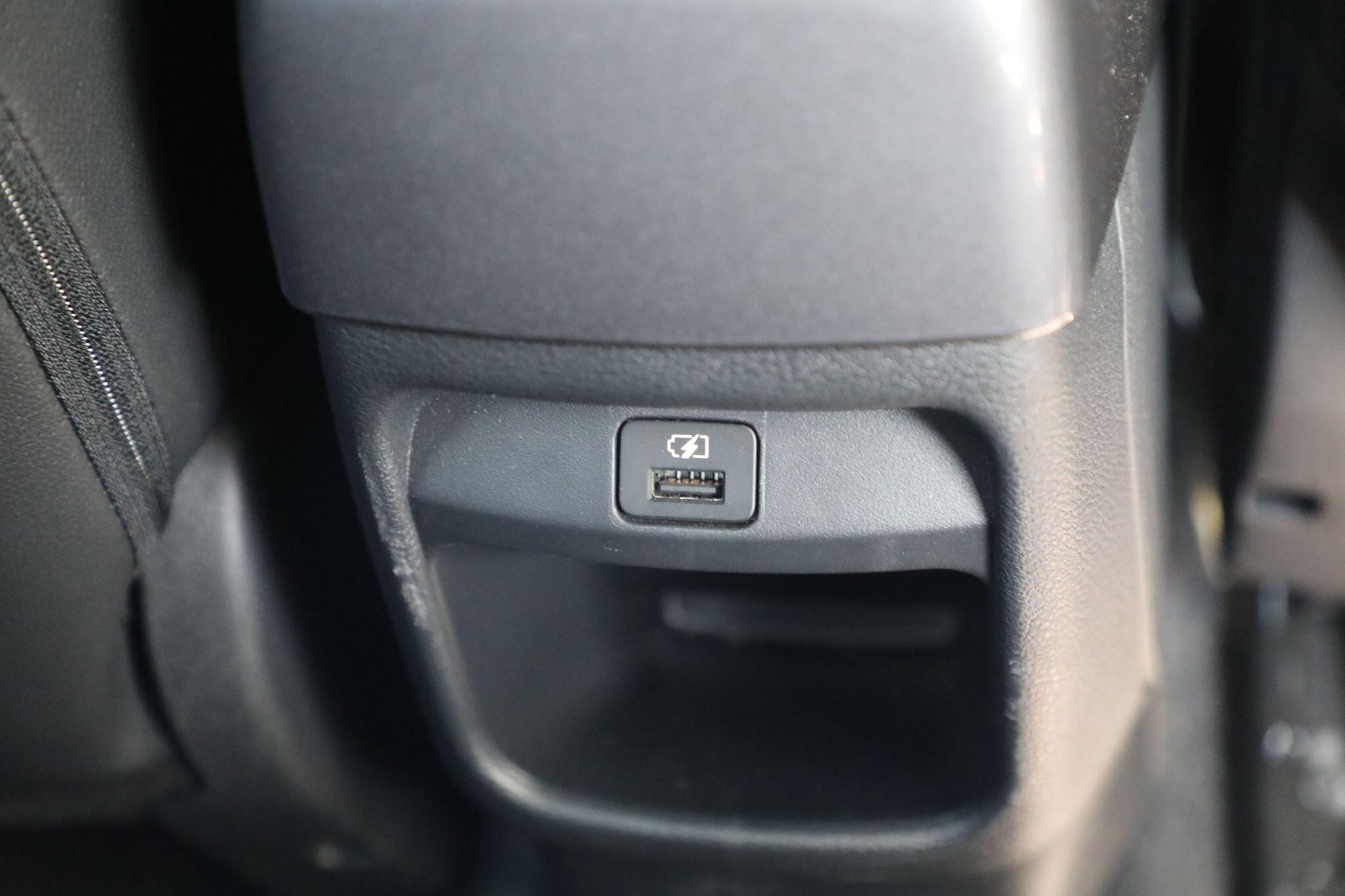 Large vehicle image